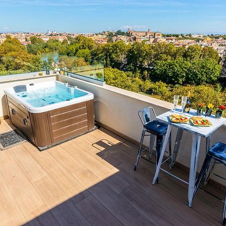 Penthouse With A Panoramic Rooftop In Trastevere With Seasonally Jacuzzi Roma Eksteriør bilde