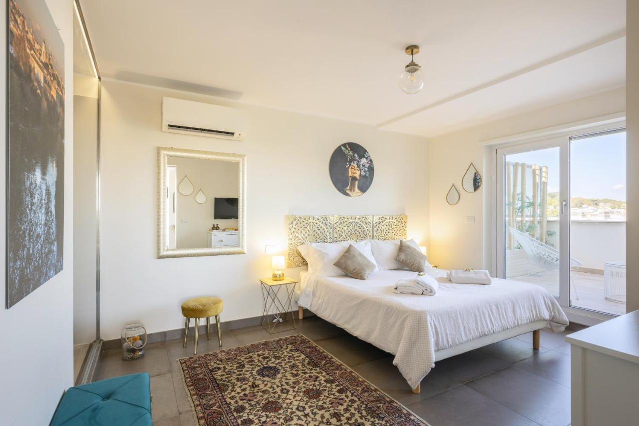 Penthouse With A Panoramic Rooftop In Trastevere With Seasonally Jacuzzi Roma Eksteriør bilde