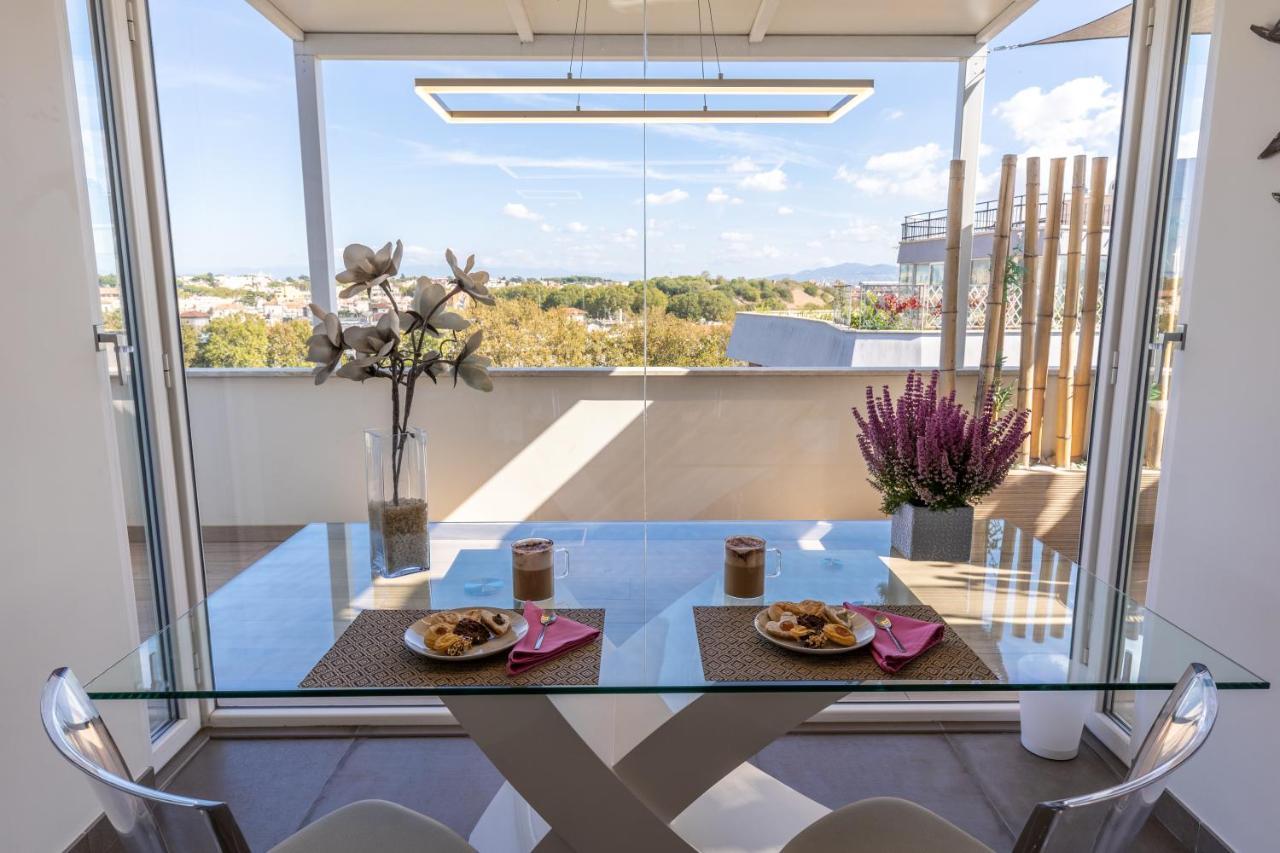 Penthouse With A Panoramic Rooftop In Trastevere With Seasonally Jacuzzi Roma Eksteriør bilde