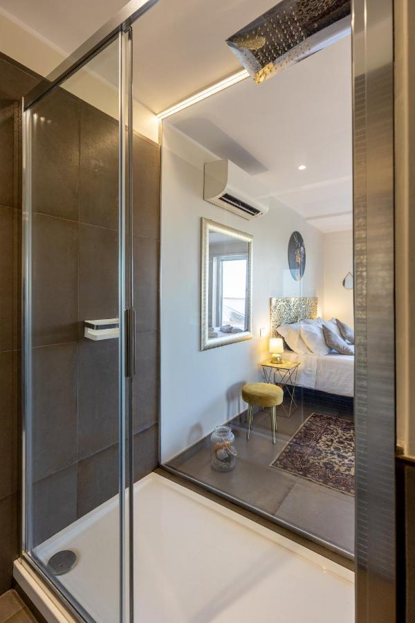 Penthouse With A Panoramic Rooftop In Trastevere With Seasonally Jacuzzi Roma Eksteriør bilde