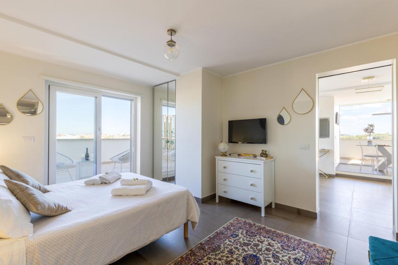 Penthouse With A Panoramic Rooftop In Trastevere With Seasonally Jacuzzi Roma Eksteriør bilde