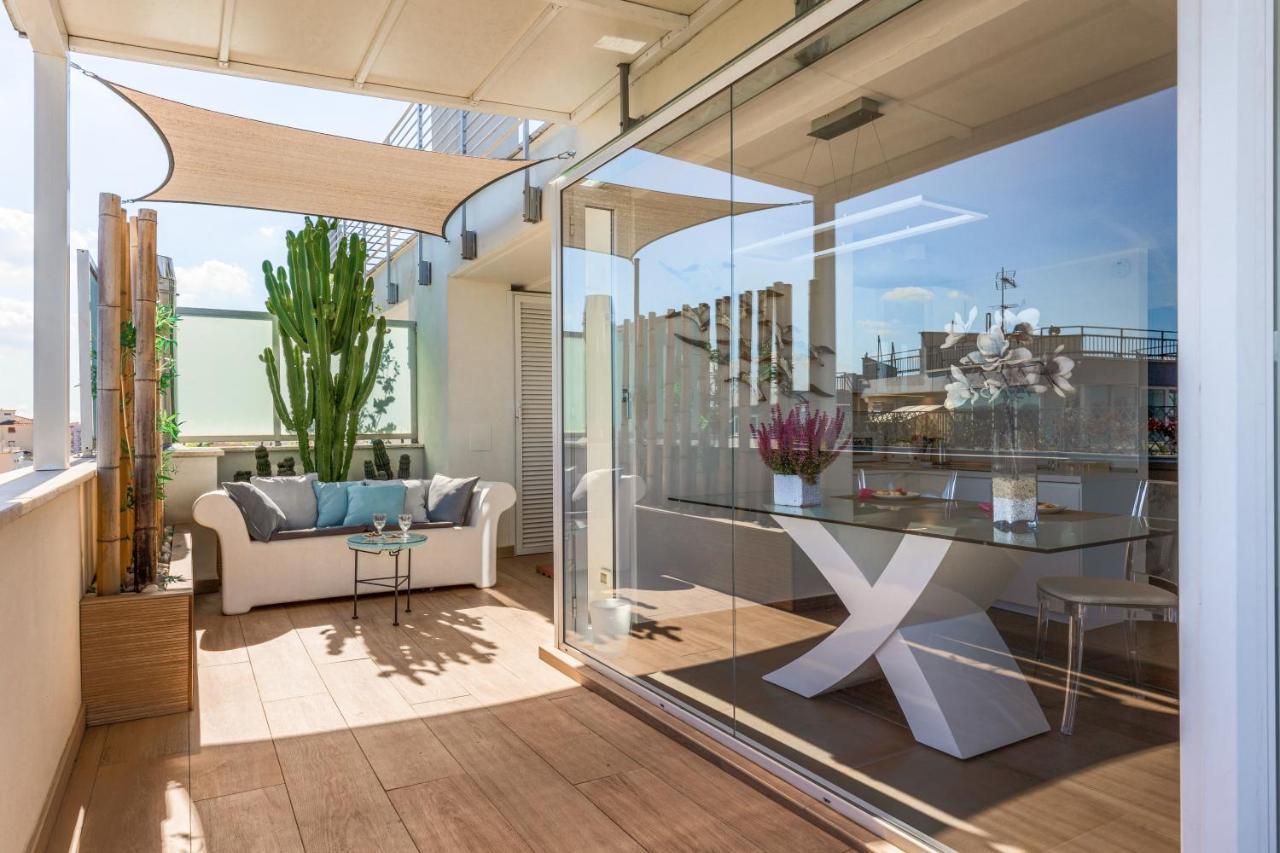 Penthouse With A Panoramic Rooftop In Trastevere With Seasonally Jacuzzi Roma Eksteriør bilde