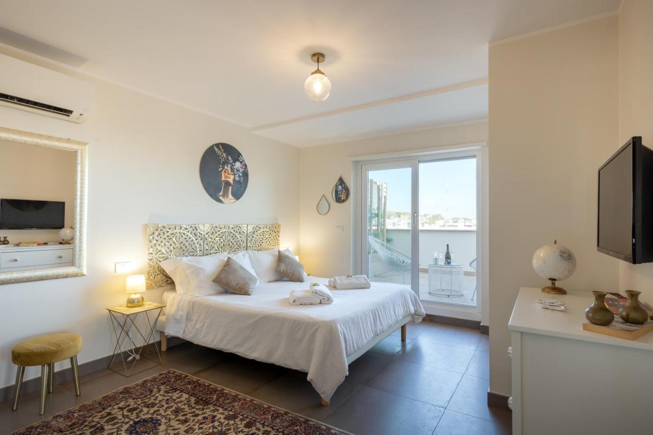 Penthouse With A Panoramic Rooftop In Trastevere With Seasonally Jacuzzi Roma Eksteriør bilde