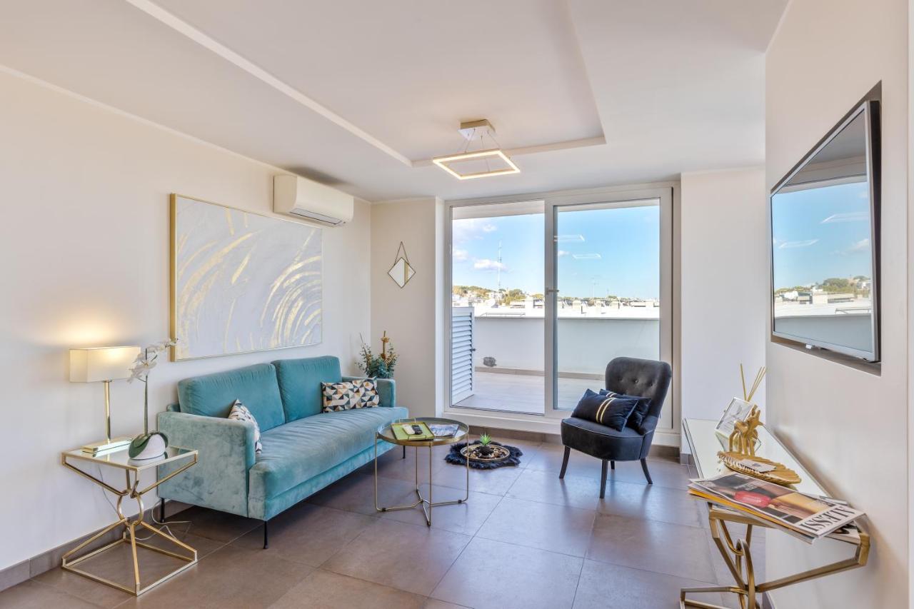 Penthouse With A Panoramic Rooftop In Trastevere With Seasonally Jacuzzi Roma Eksteriør bilde