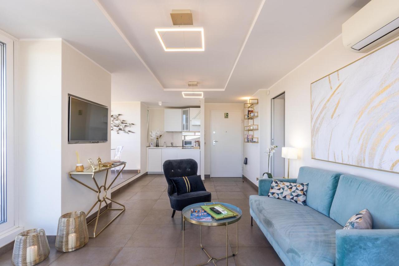 Penthouse With A Panoramic Rooftop In Trastevere With Seasonally Jacuzzi Roma Eksteriør bilde