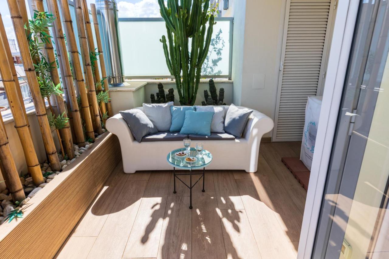 Penthouse With A Panoramic Rooftop In Trastevere With Seasonally Jacuzzi Roma Eksteriør bilde