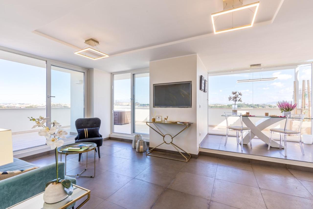 Penthouse With A Panoramic Rooftop In Trastevere With Seasonally Jacuzzi Roma Eksteriør bilde