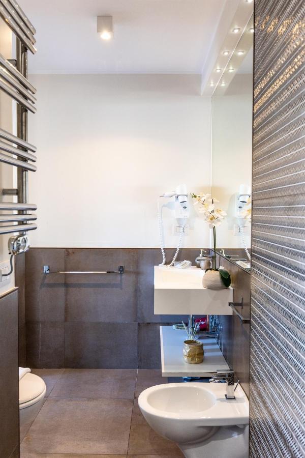 Penthouse With A Panoramic Rooftop In Trastevere With Seasonally Jacuzzi Roma Eksteriør bilde