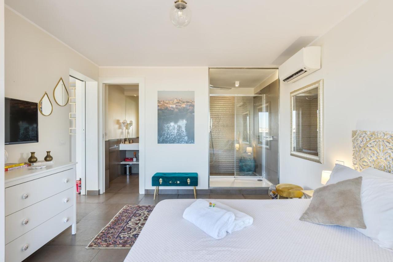 Penthouse With A Panoramic Rooftop In Trastevere With Seasonally Jacuzzi Roma Eksteriør bilde