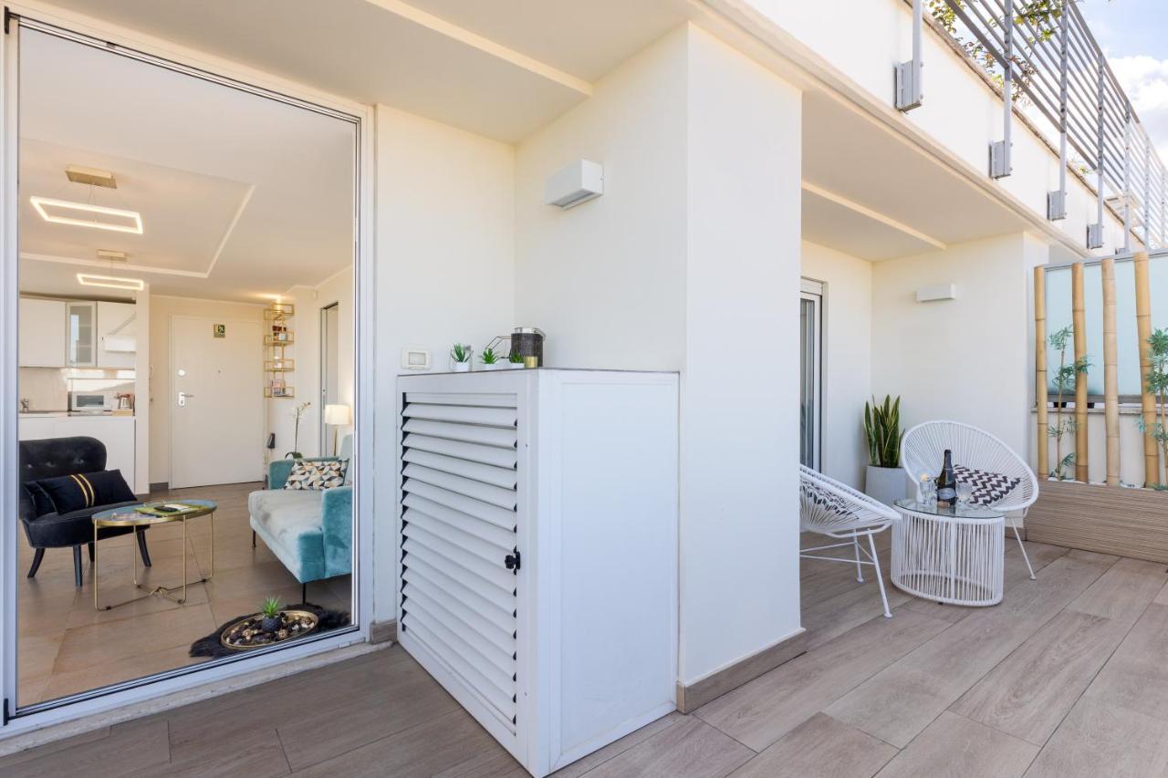 Penthouse With A Panoramic Rooftop In Trastevere With Seasonally Jacuzzi Roma Eksteriør bilde