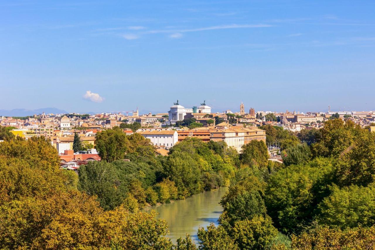 Penthouse With A Panoramic Rooftop In Trastevere With Seasonally Jacuzzi Roma Eksteriør bilde